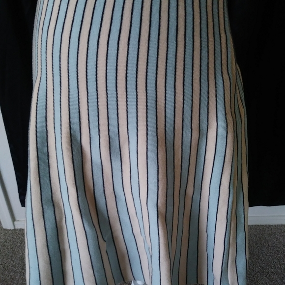 CLOSET CLEAN OUT Knit skirt set - Picture 2 of 6